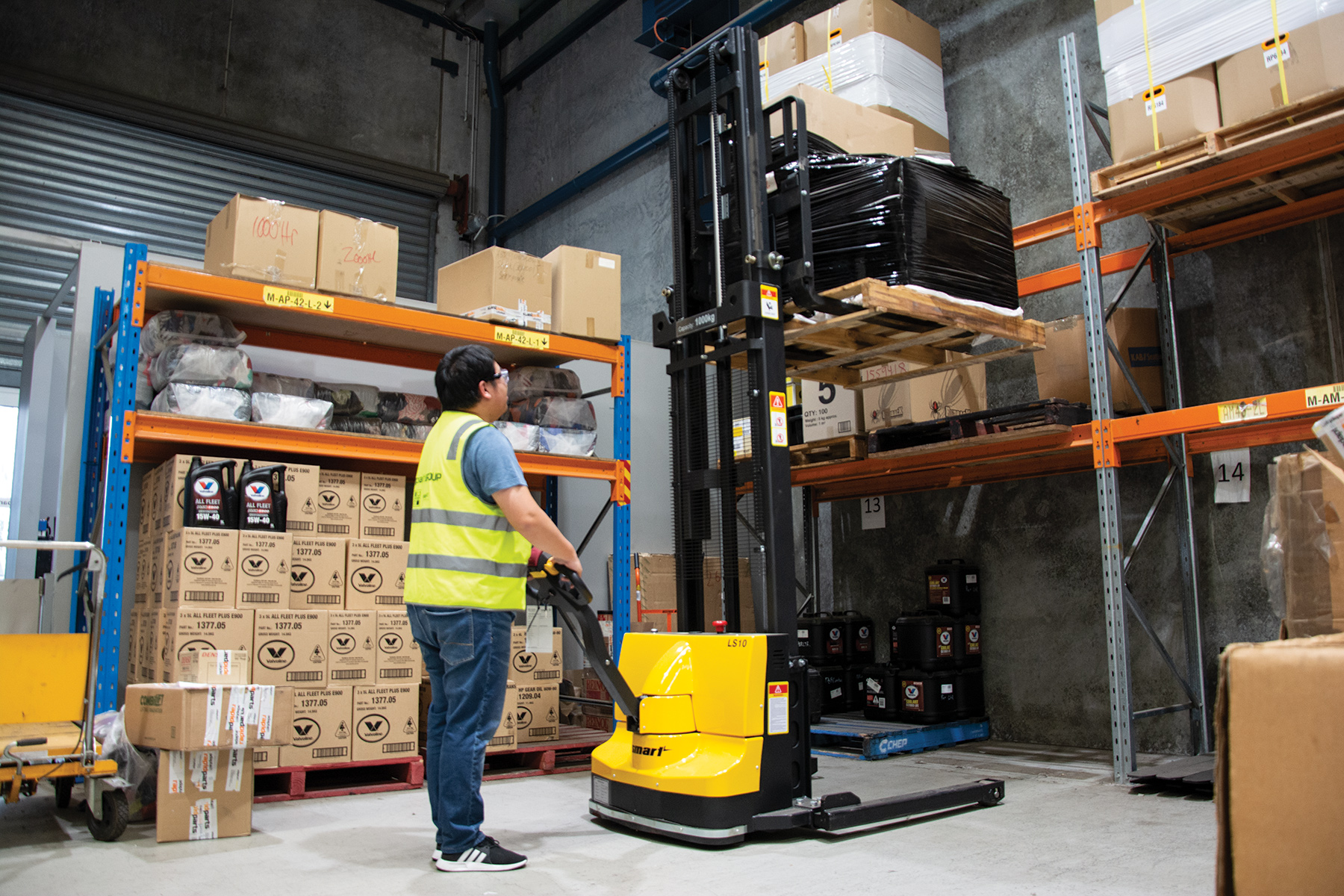 Walkie Stacker